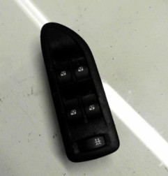 Interrupteur de leve vitre avant gauche RENAULT VEL SATIS Photo n°3