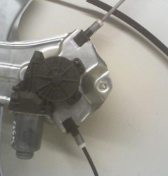 Leve vitre electrique avant droit RENAULT CLIO 3 Photo n°5