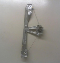 Leve vitre mecanique arriere droit RENAULT CLIO 3 Photo n°4