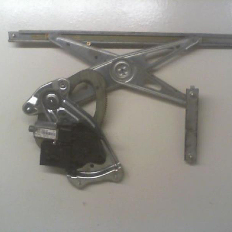 Leve vitre electrique avant droit RENAULT MEGANE 3