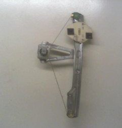 Leve vitre mecanique arriere gauche RENAULT CLIO 2 Photo n°1