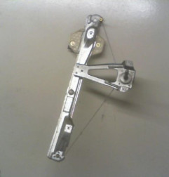 Leve vitre mecanique arriere gauche RENAULT CLIO 2