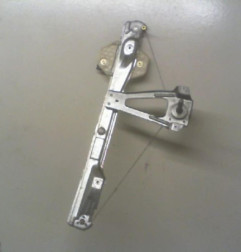 Leve vitre mecanique arriere gauche RENAULT CLIO 2 Photo n°5