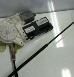 Leve vitre electrique avant droit RENAULT LAGUNA 3 Photo n°4