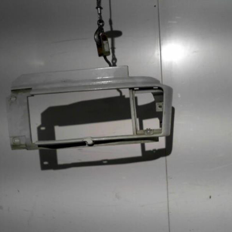 Enjoliveur de phare gauche RENAULT B80