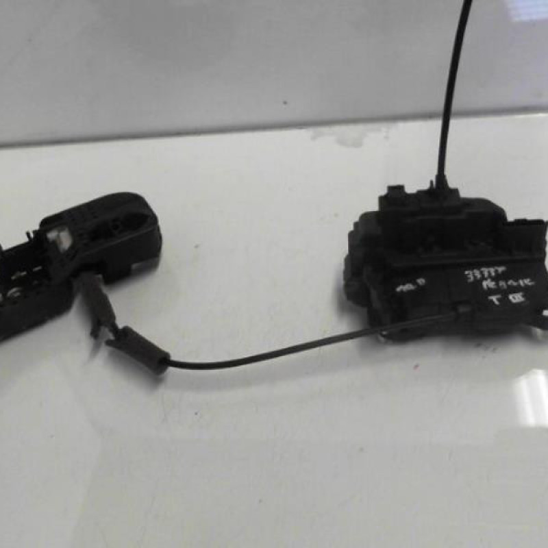 Serrure arriere droit RENAULT MEGANE 3