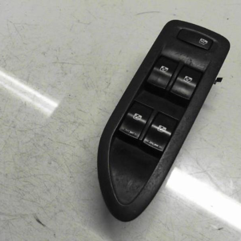 Interrupteur de leve vitre avant gauche RENAULT VEL SATIS