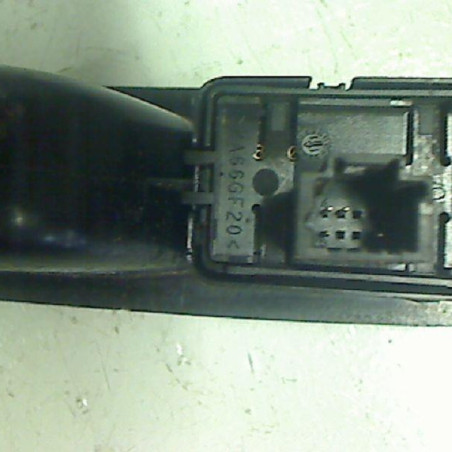 Interrupteur de leve vitre avant droit RENAULT SCENIC 3