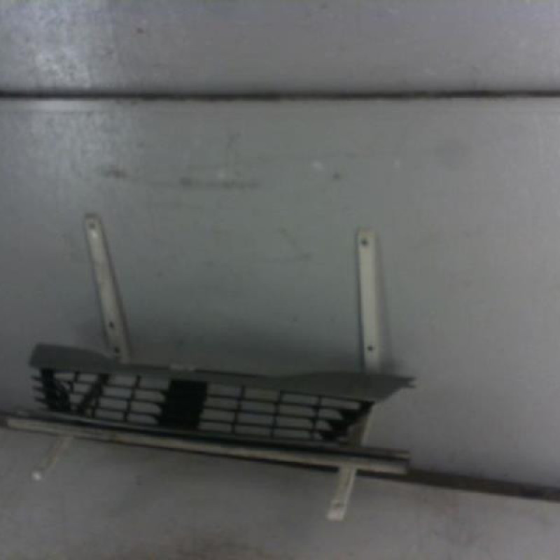 Calandre RENAULT LAGUNA 2