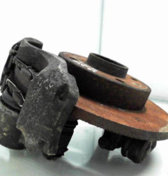 Fusee avant gauche RENAULT SUPER 5