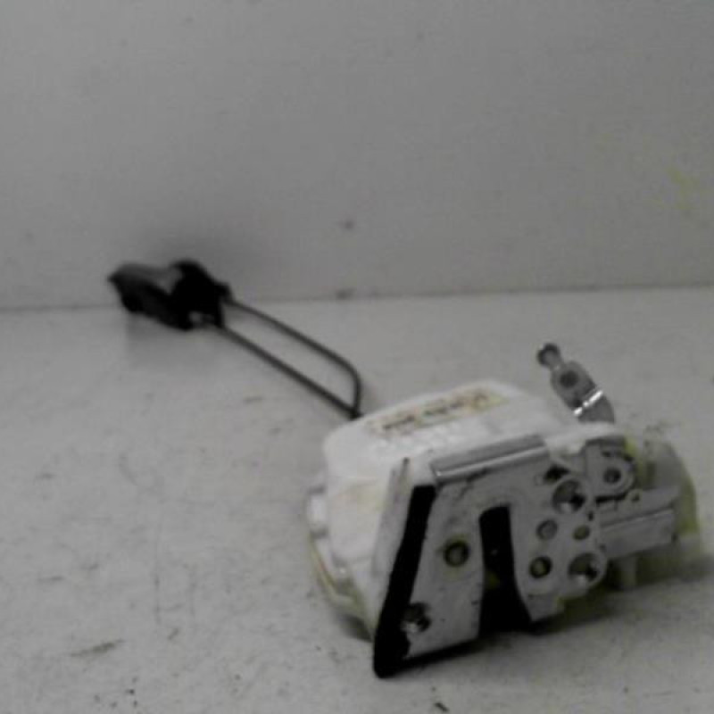 Serrure arriere droit OPEL AGILA B