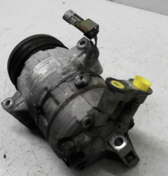 Compresseur clim OPEL ZAFIRA B Photo n°3