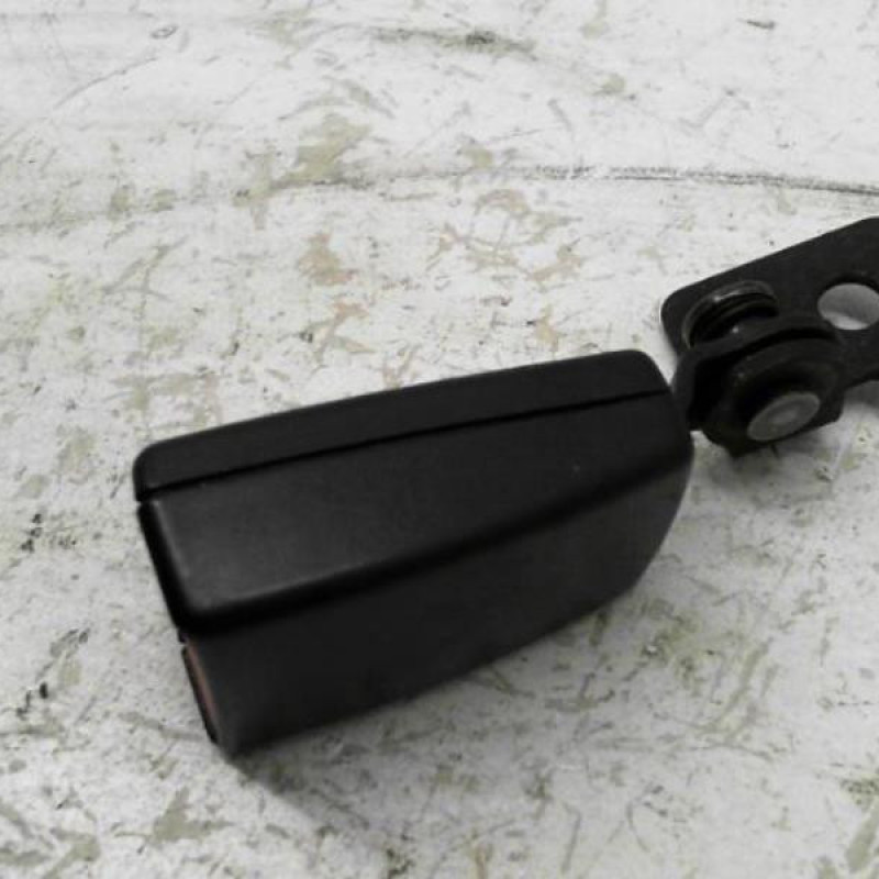 Attache ceinture arriere droit OPEL ASTRA J