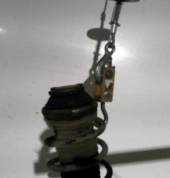 Amortisseur avant droit OPEL ASTRA H Photo n°6