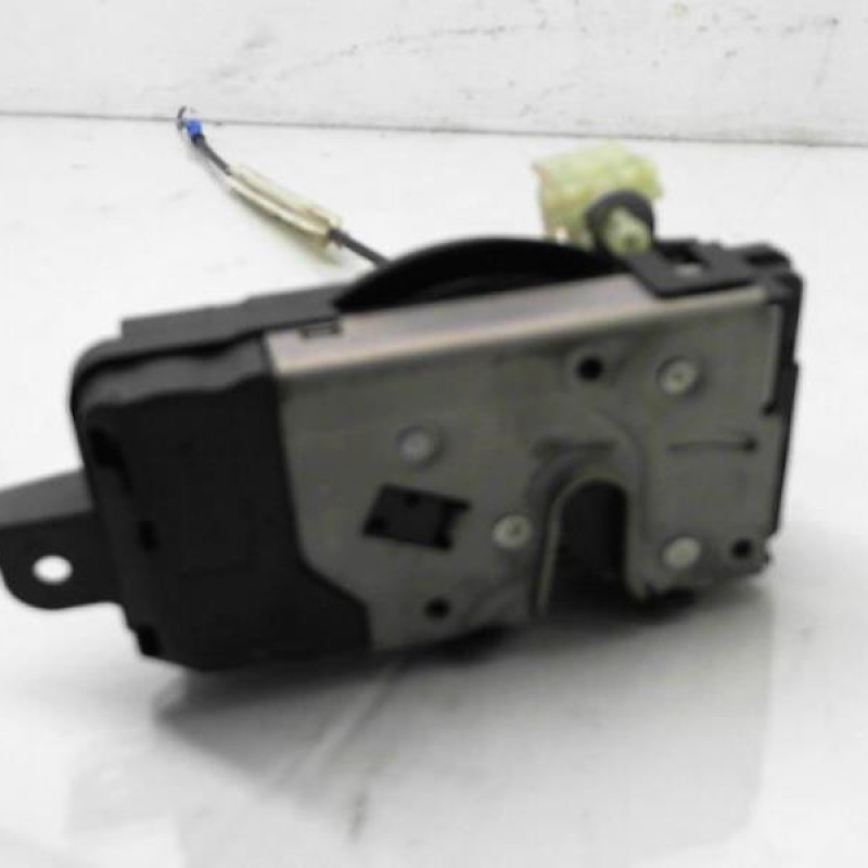 Serrure avant droit OPEL ZAFIRA B
