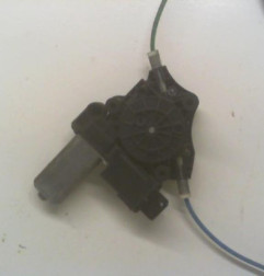 Leve vitre electrique avant droit OPEL CORSA D