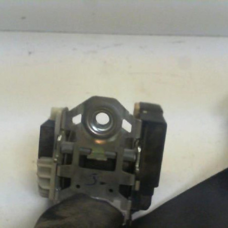 Ceinture avant gauche OPEL CORSA C