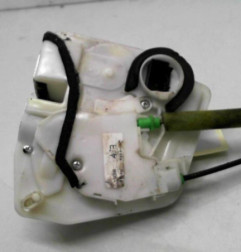 Serrure arriere gauche MAZDA 3 2 Photo n°6