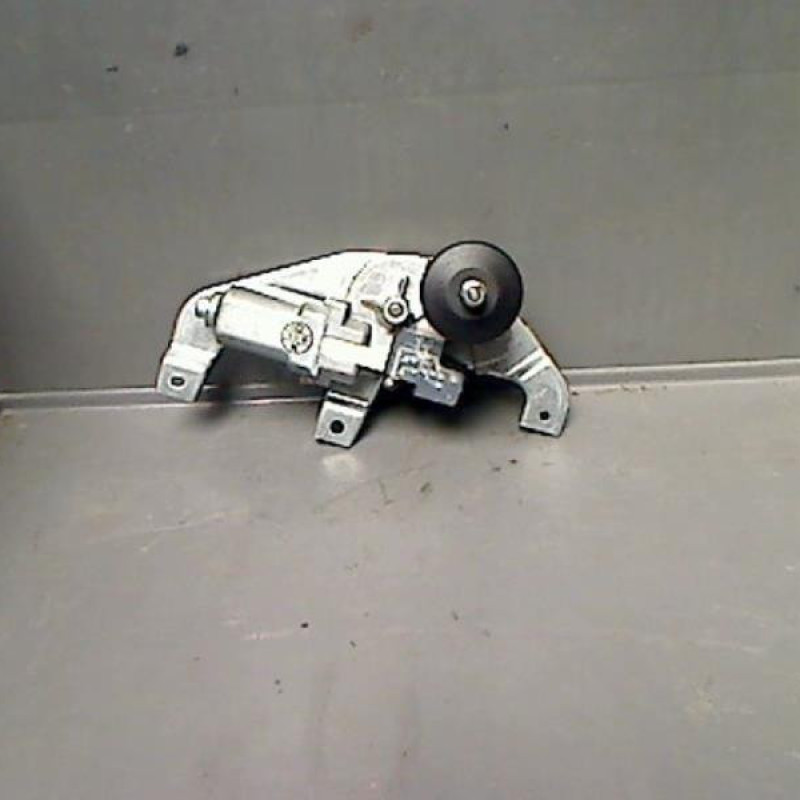 Moteur essuie glace arriere OPEL AGILA