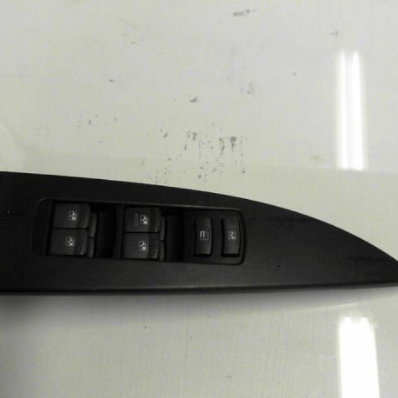 Interrupteur de leve vitre avant gauche SSANGYONG KYRON