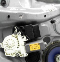 Leve vitre electrique arriere gauche VOLKSWAGEN BORA Photo n°3