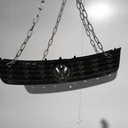 Calandre VOLKSWAGEN PASSAT 4