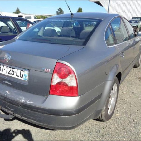 Malle/Hayon arriere VOLKSWAGEN PASSAT 4 Photo n°1