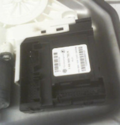 Leve vitre electrique avant droit VOLKSWAGEN GOLF 5 Photo n°3