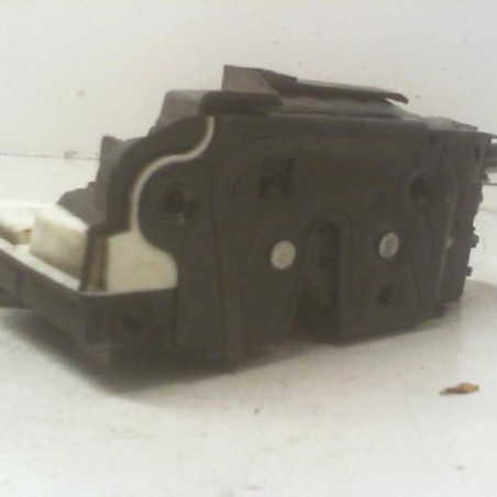 Serrure avant droit VOLKSWAGEN POLO 5