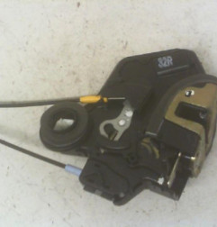 Serrure arriere droit TOYOTA COROLLA 10 Photo n°5