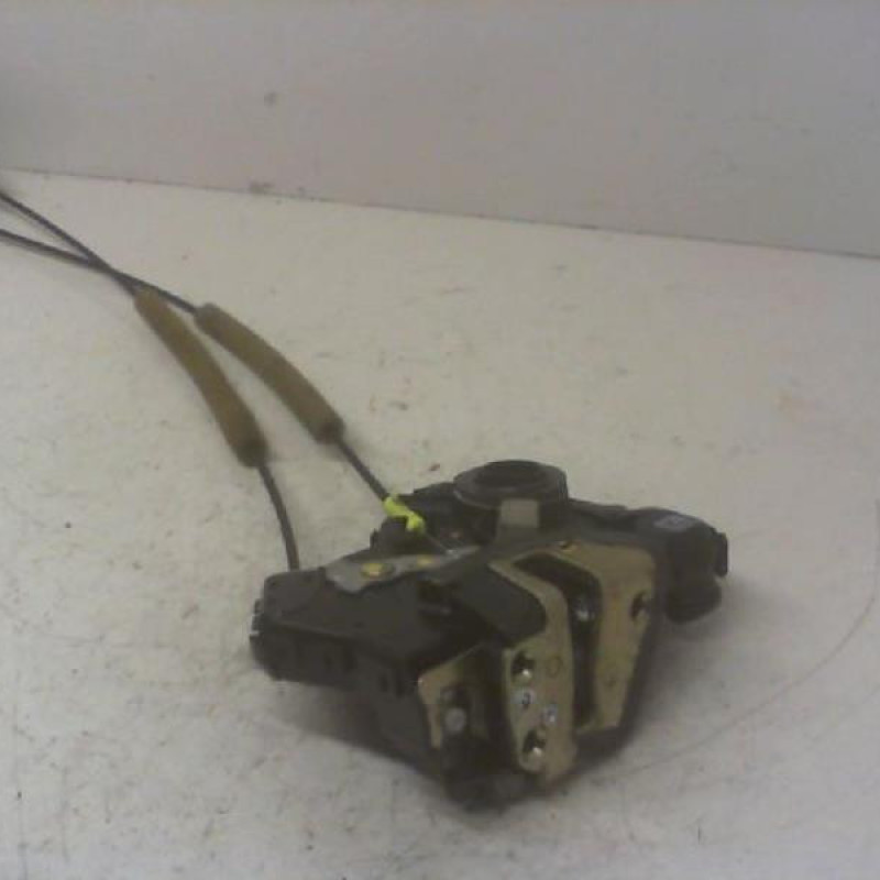 Serrure avant droit TOYOTA COROLLA 10