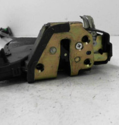 Serrure avant droit TOYOTA AVENSIS 2