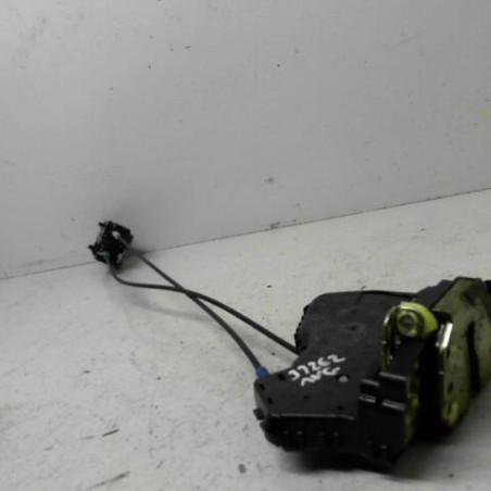 Serrure avant gauche TOYOTA AVENSIS 2 Photo n°1