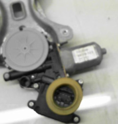 Leve vitre electrique arriere gauche TOYOTA COROLLA VERSO 2 Photo n°3