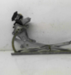 Leve vitre electrique arriere gauche TOYOTA COROLLA VERSO 2 Photo n°4