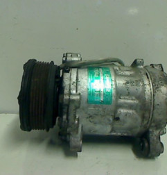 Compresseur clim VOLKSWAGEN POLO