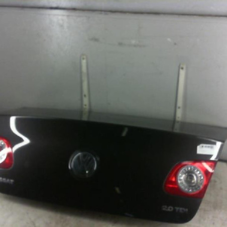 Malle/Hayon arriere VOLKSWAGEN PASSAT 5 Photo n°1