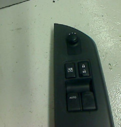 Interrupteur de leve vitre avant gauche SUZUKI SWIFT 4 Photo n°1