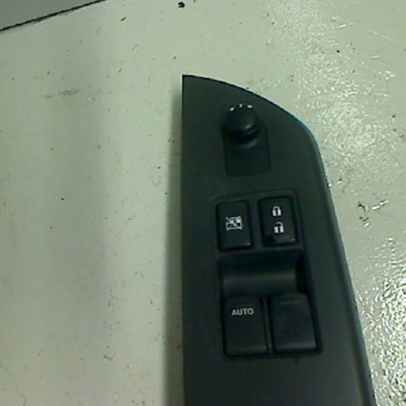 Interrupteur de leve vitre avant gauche SUZUKI SWIFT 4