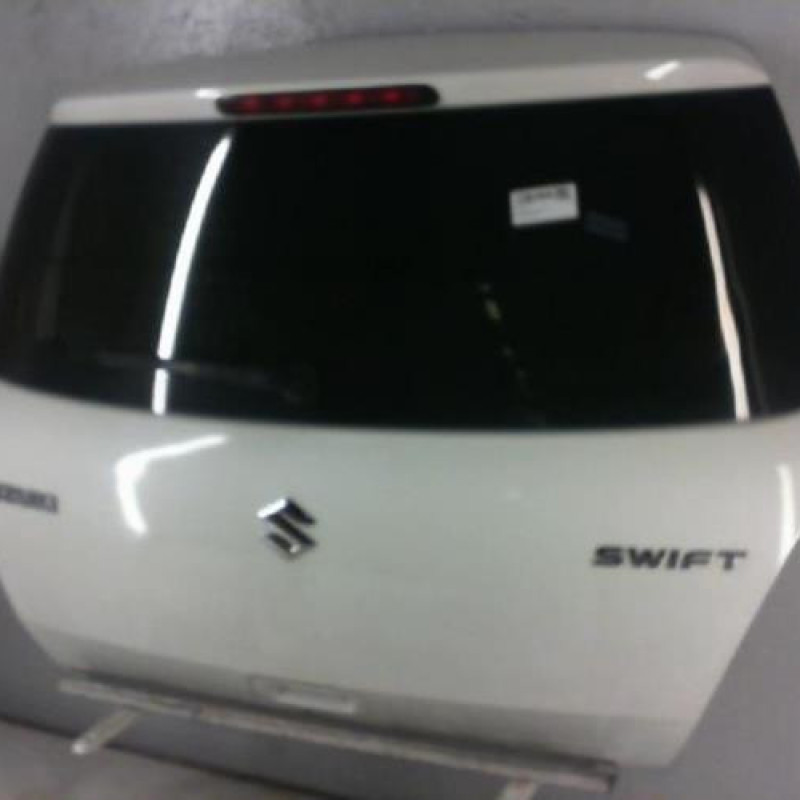 Malle/Hayon arriere SUZUKI SWIFT 3