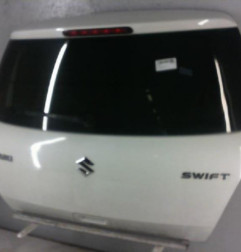 Malle/Hayon arriere SUZUKI SWIFT 3