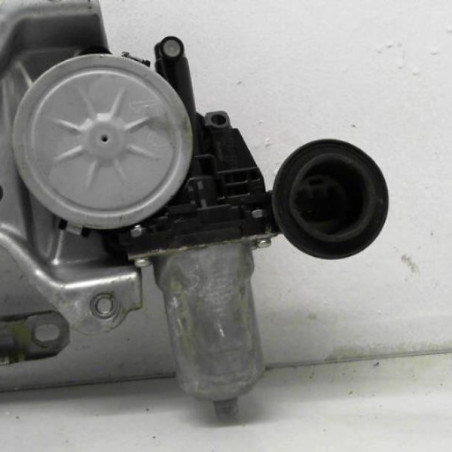 Leve vitre electrique avant droit SUZUKI SWIFT 3