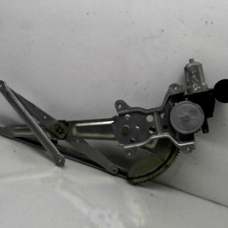 Leve vitre electrique avant gauche SUZUKI SWIFT 3