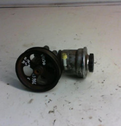 Pompe de direction TOYOTA COROLLA Photo n°3
