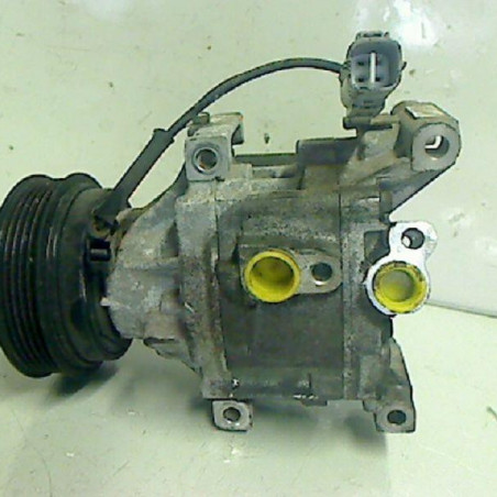 Compresseur clim TOYOTA COROLLA 10 Photo n°1
