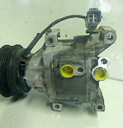 Compresseur clim TOYOTA COROLLA 10 Photo n°4