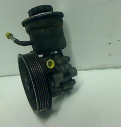 Pompe de direction TOYOTA COROLLA VERSO 2