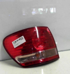 Feu arriere principal gauche (feux) TOYOTA AVENSIS VERSO Photo n°1