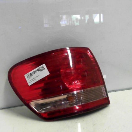 Feu arriere principal gauche (feux) TOYOTA AVENSIS VERSO Photo n°1