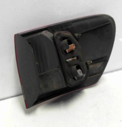 Feu arriere principal gauche (feux) TOYOTA AVENSIS VERSO Photo n°5